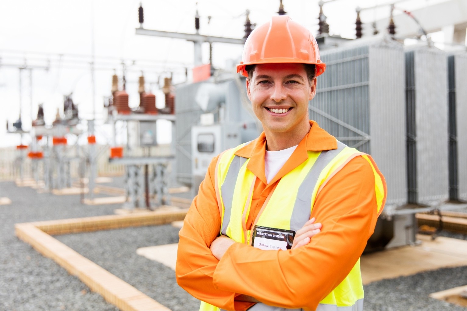 Modern industrial facility showcasing Enginia Energie's automation systems